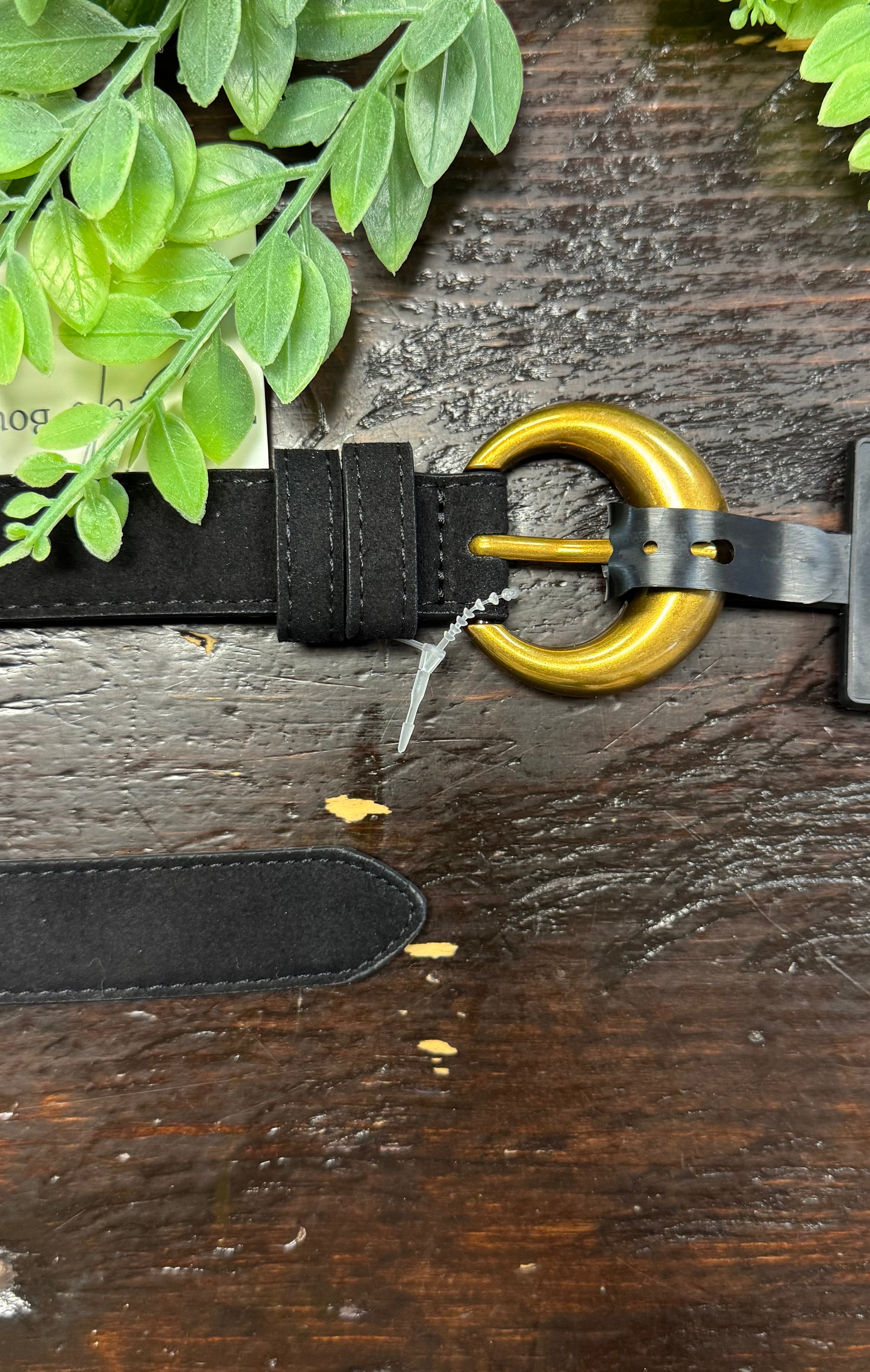 Round Gold Buckle Belt-Belts-Fame-The Silo Boutique, Women's Fashion Boutique Located in Warren and Grand Forks North Dakota