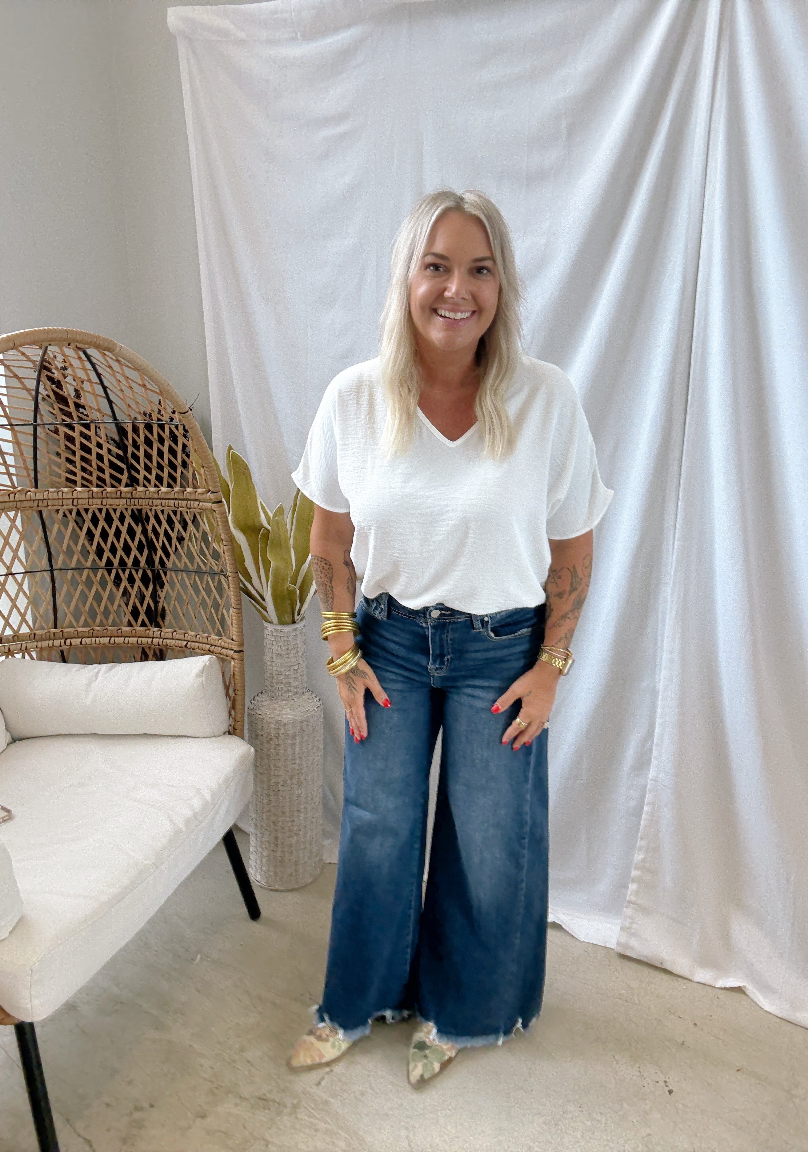 The Classic V Neck Short Sleeve Top-White-Short Sleeve Tops-ENTRO-The Silo Boutique, Women's Fashion Boutique Located in Warren and Grand Forks North Dakota