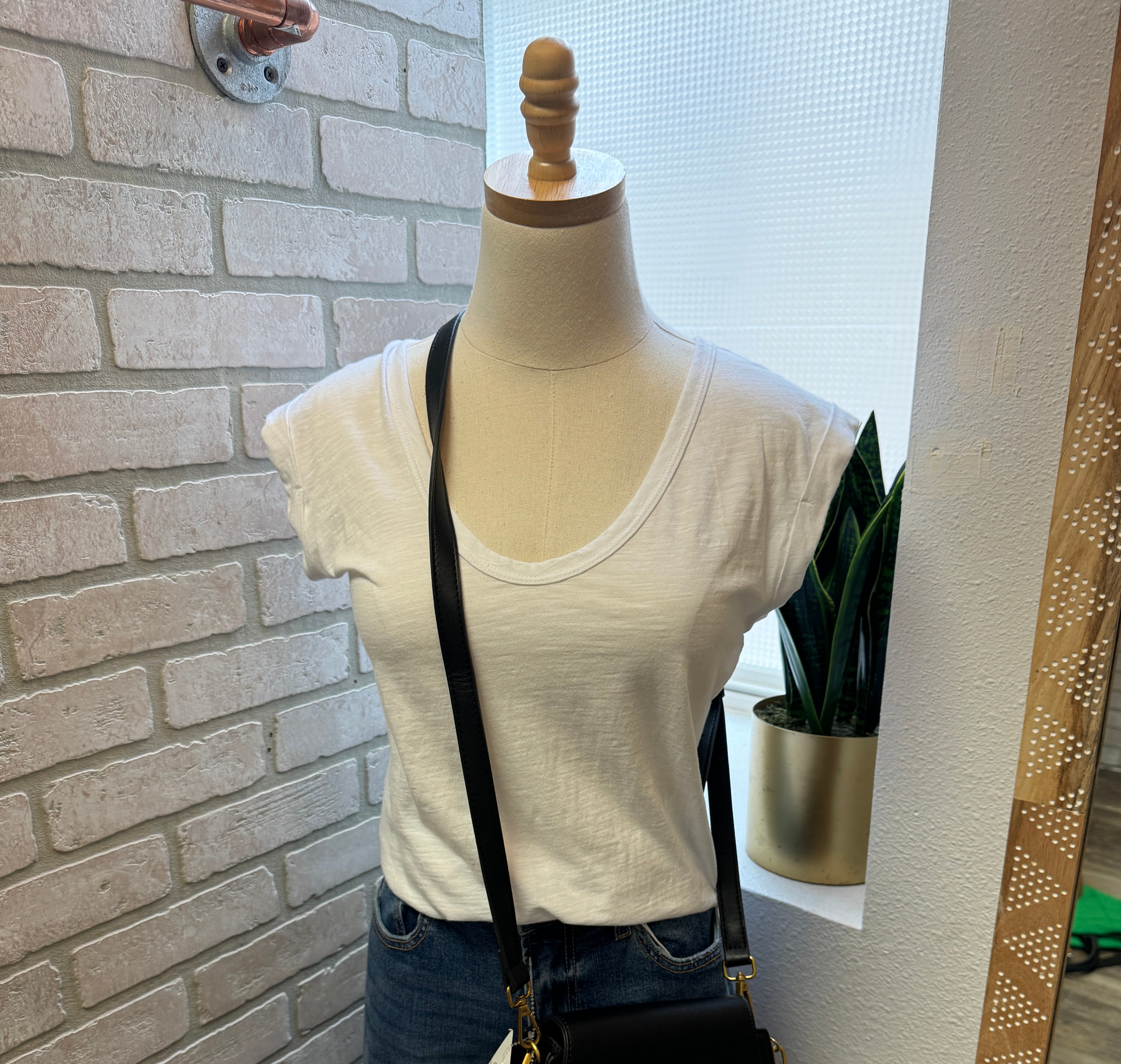 Curved Leather Crossbody or Shoulder Purse-Crossbody Purses-Fame-The Silo Boutique, Women's Fashion Boutique Located in Warren and Grand Forks North Dakota