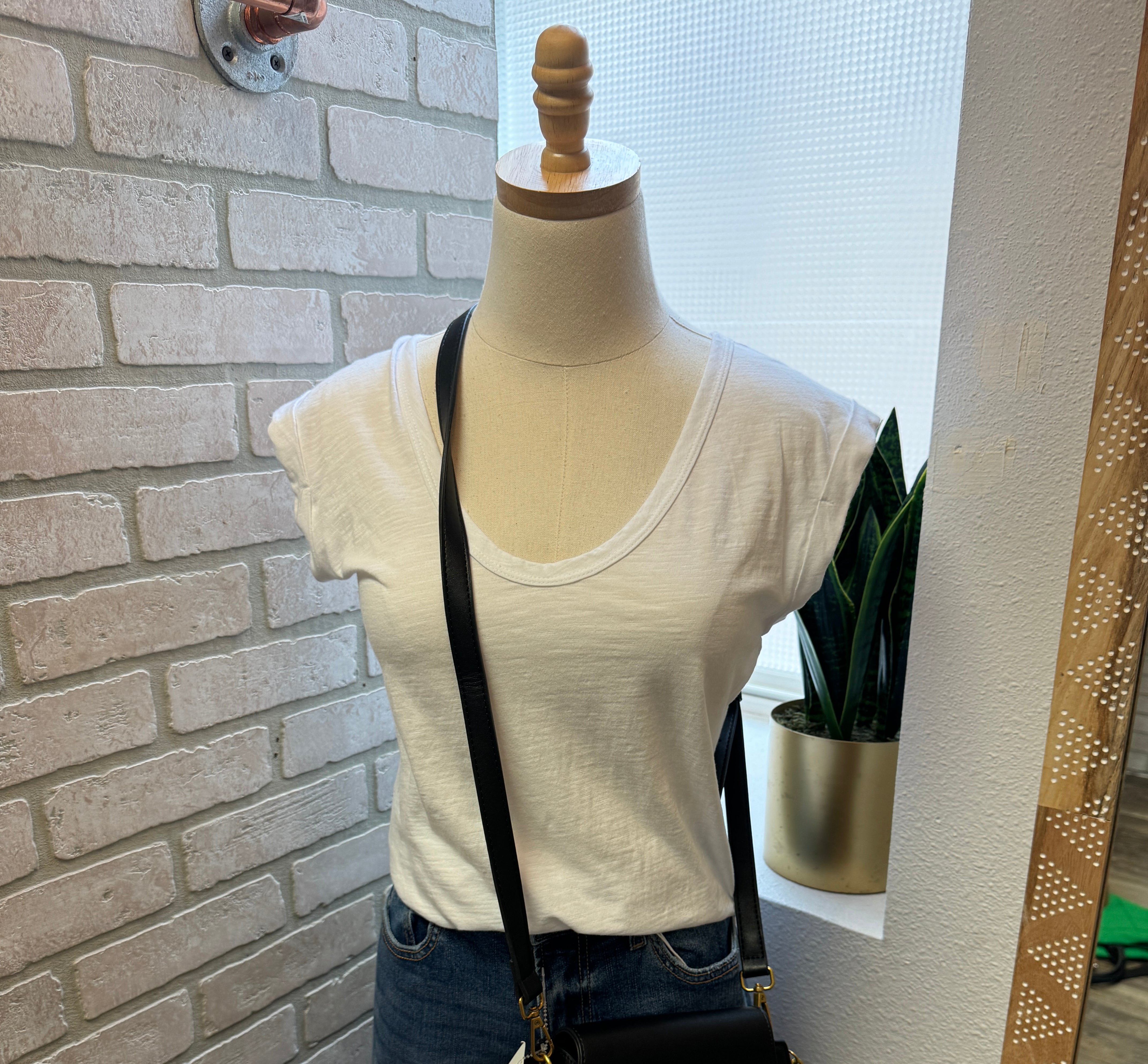 Curved Leather Crossbody or Shoulder Purse-Crossbody Purses-Fame-The Silo Boutique, Women's Fashion Boutique Located in Warren and Grand Forks North Dakota