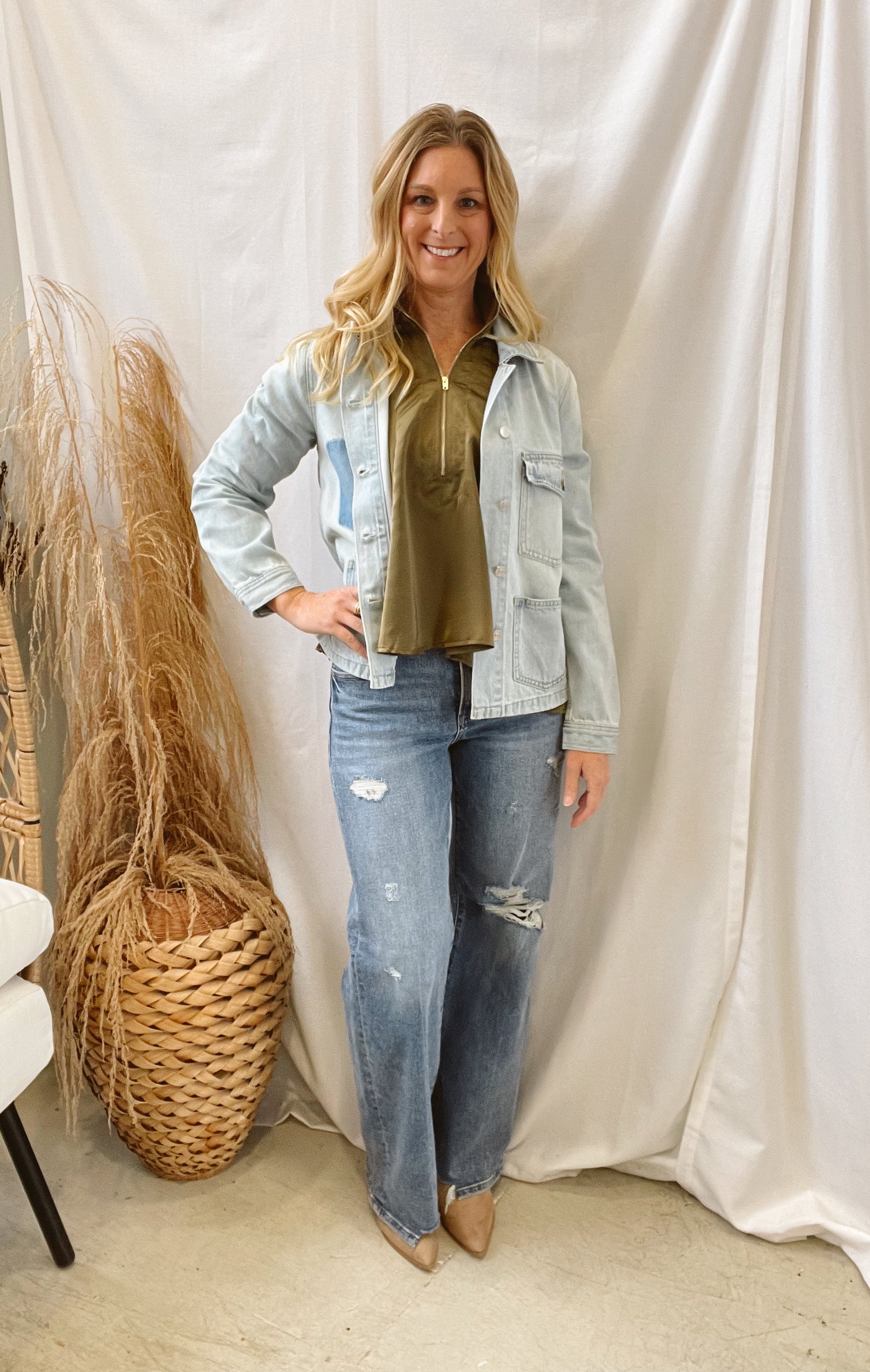 Pockot Detail Denim Jacket-Coats & Jackets-eesome-The Silo Boutique, Women's Fashion Boutique Located in Warren and Grand Forks North Dakota