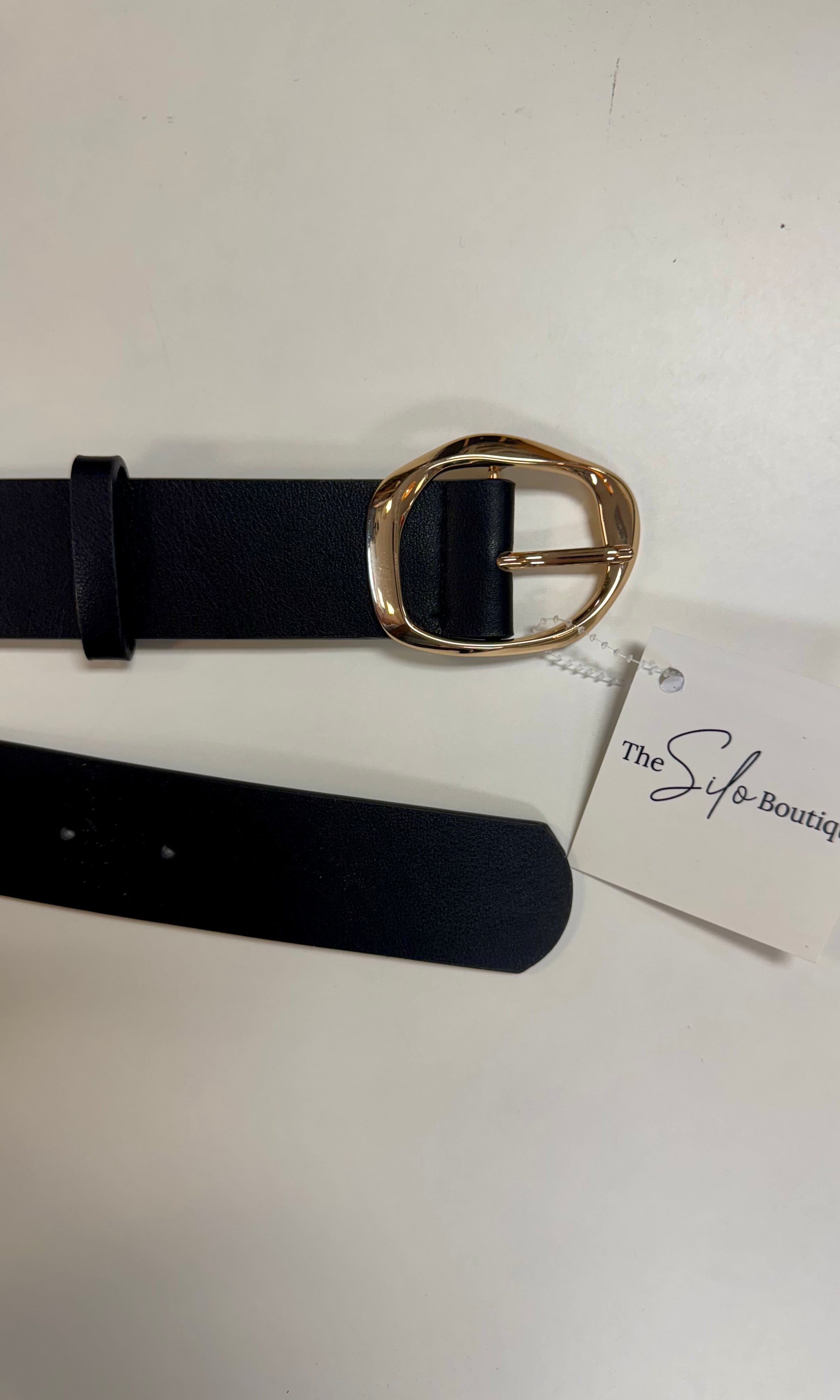 Plus Size Oval Black Belt-Belts-The Silo Boutique-The Silo Boutique, Women's Fashion Boutique Located in Warren and Grand Forks North Dakota