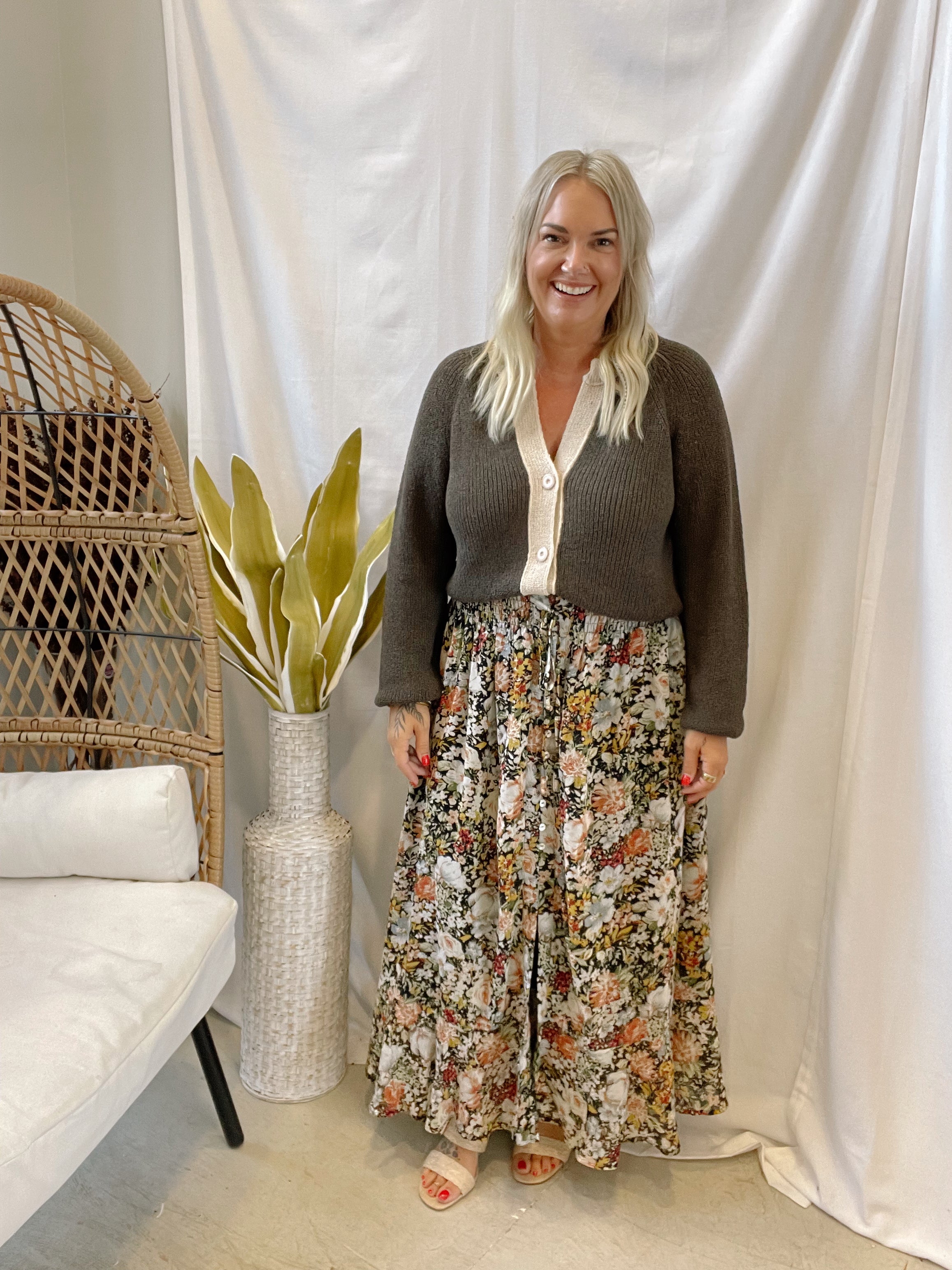 Ribbed Knit Contrast Sweater-Charcoal Brown-Cardigans-promesa-The Silo Boutique, Women's Fashion Boutique Located in Warren and Grand Forks North Dakota