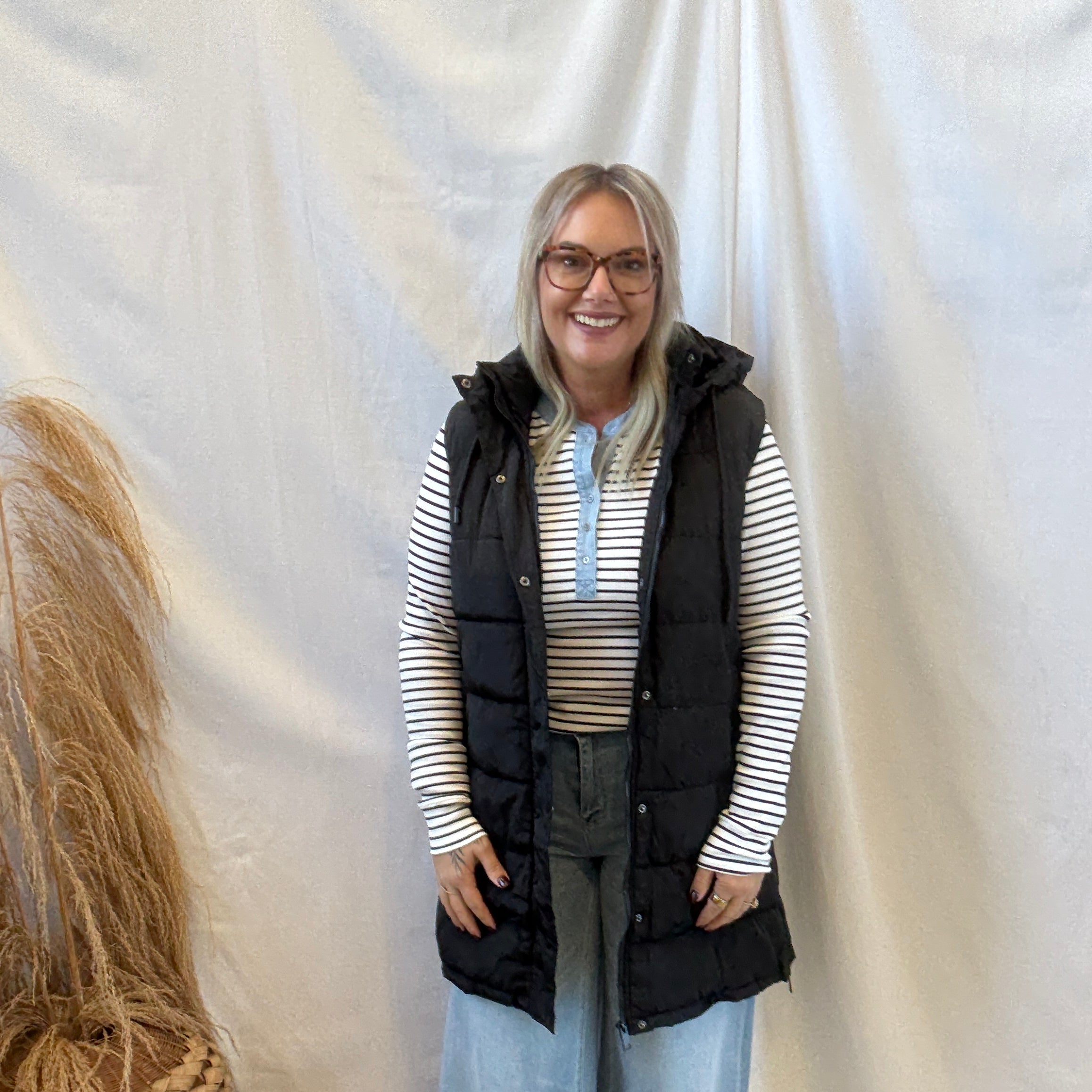 Long Puffer Vest-Black-Vests-diamonante-The Silo Boutique, Women's Fashion Boutique Located in Warren and Grand Forks North Dakota