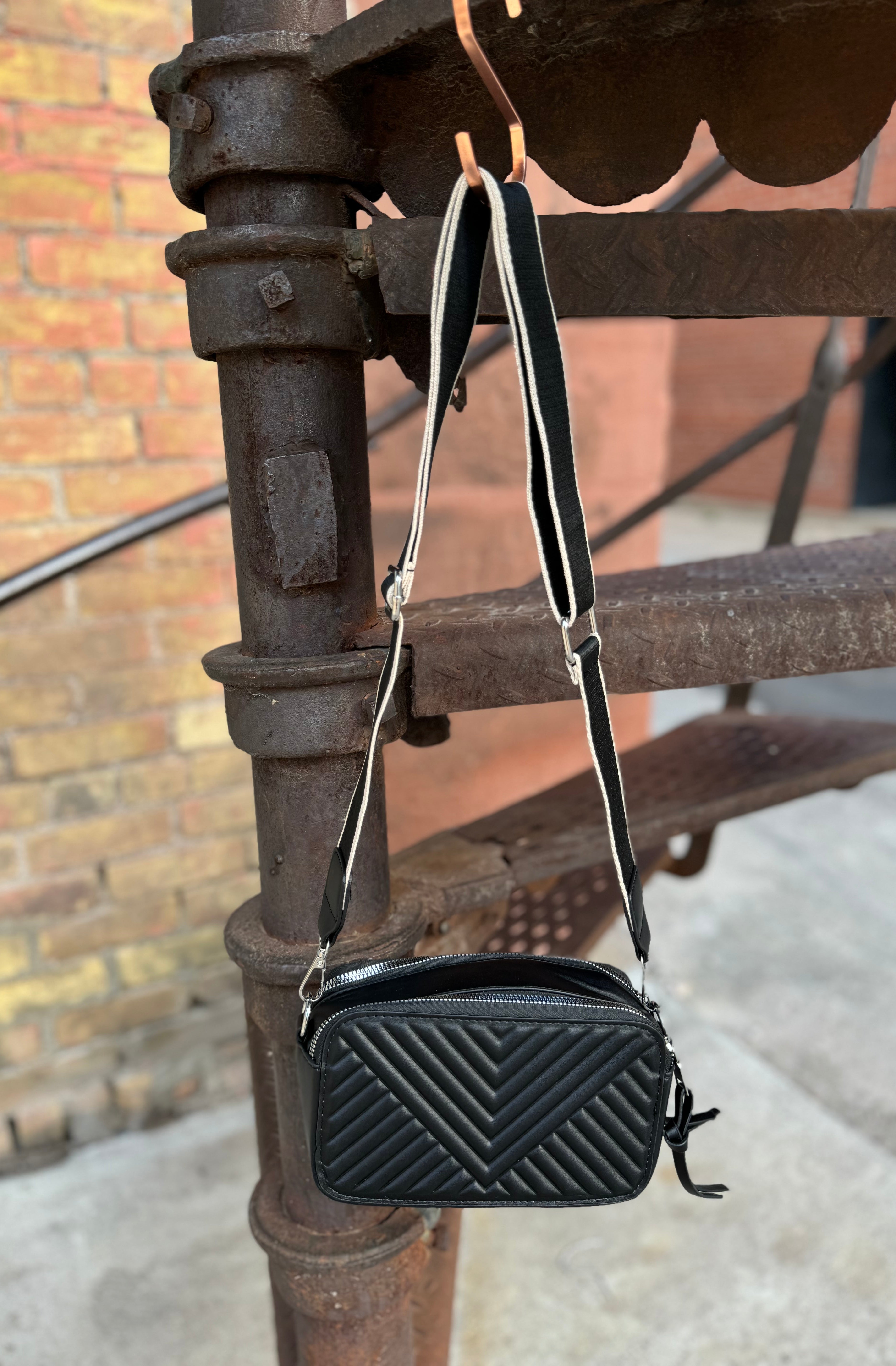 In The City Crossbody Purse-Crossbody Purses-city-The Silo Boutique, Women's Fashion Boutique Located in Warren and Grand Forks North Dakota