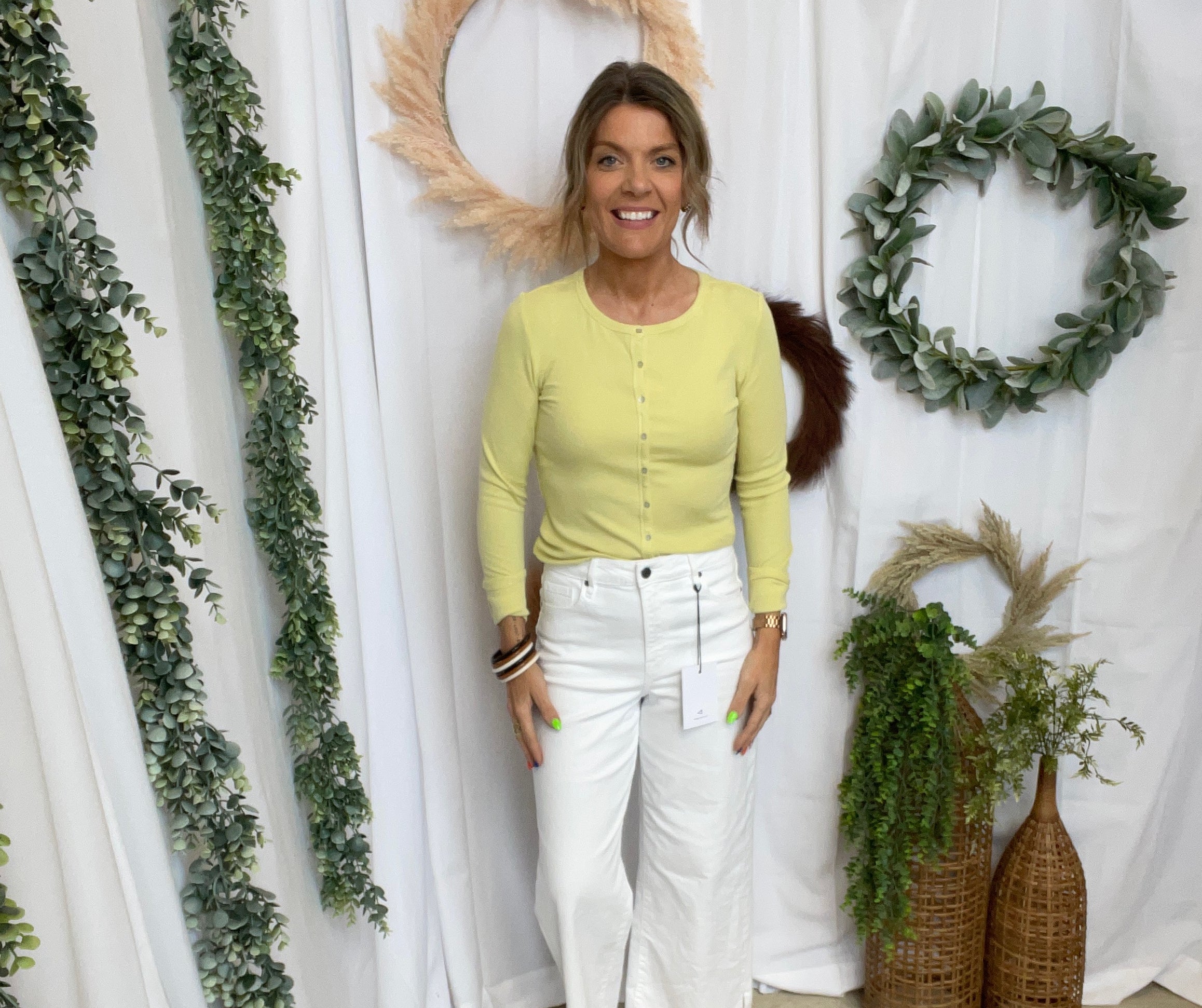 Hidden Clean Crop White Jeans-Jeans-Hidden-The Silo Boutique, Women's Fashion Boutique Located in Warren and Grand Forks North Dakota