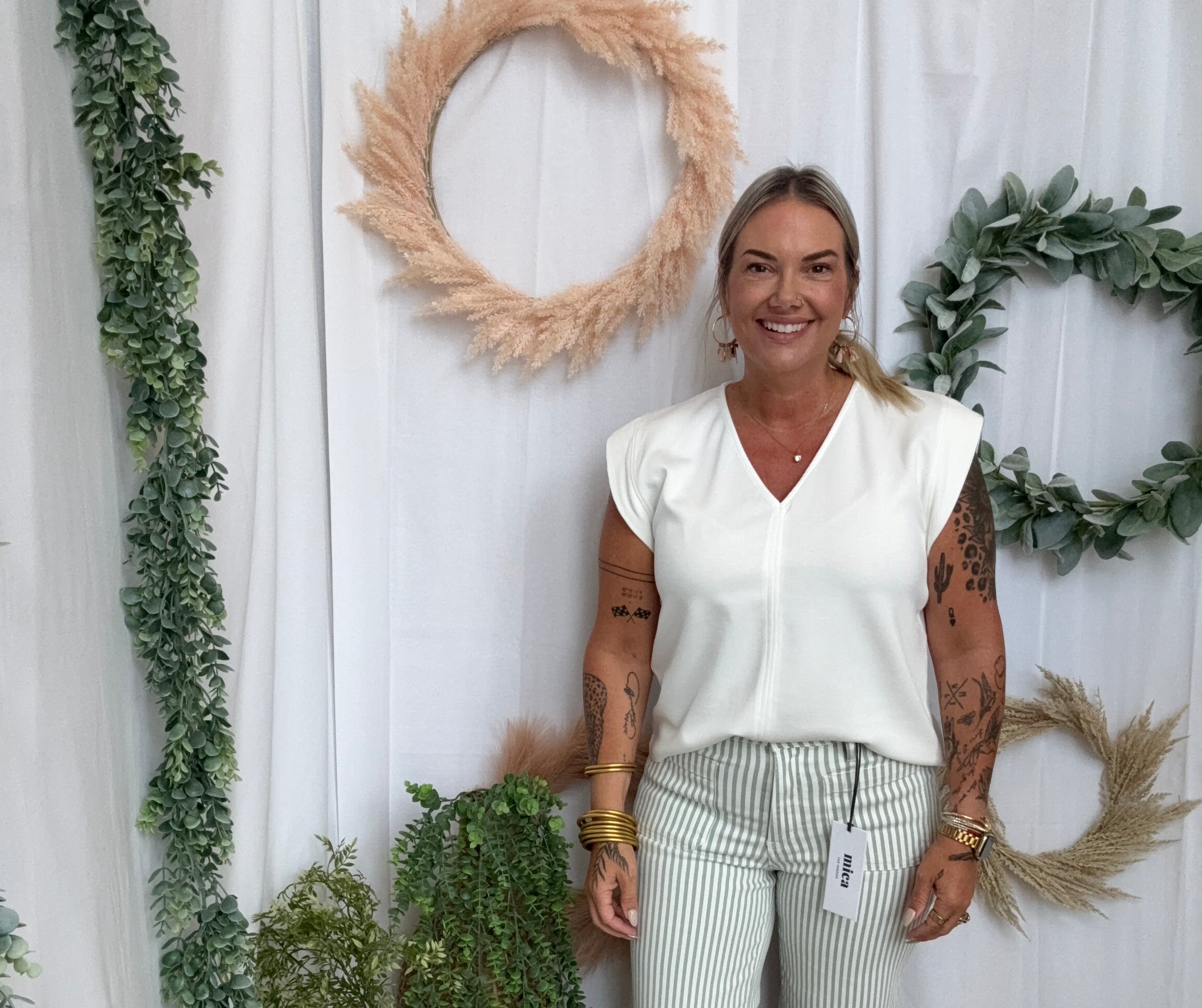 Mica Frostee Crop Jeans-Jeans-mica-The Silo Boutique, Women's Fashion Boutique Located in Warren and Grand Forks North Dakota