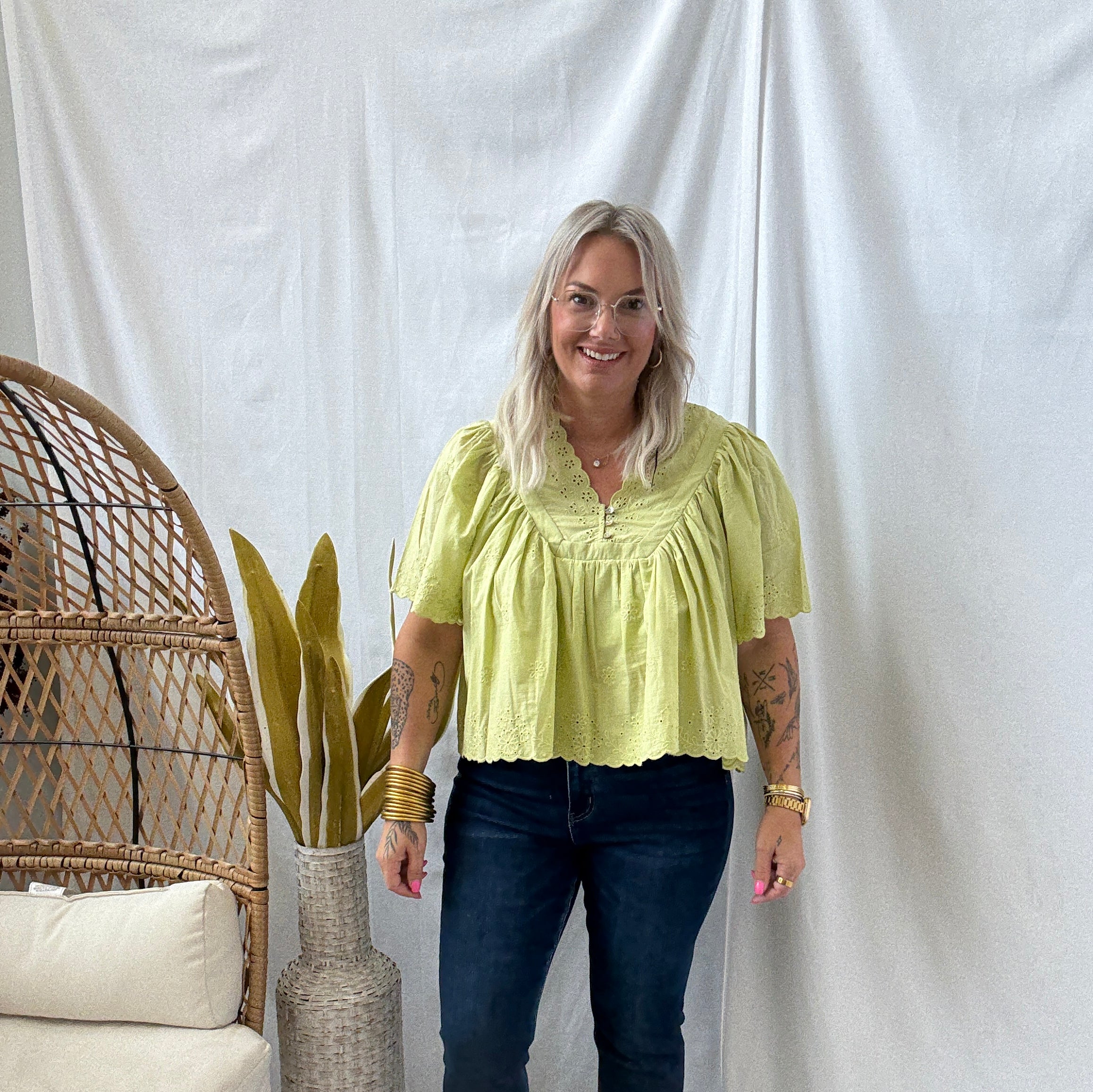 Vervet Growing Light Slim Straight Jeans-Final Sale-Jeans-vervet-The Silo Boutique, Women's Fashion Boutique Located in Warren and Grand Forks North Dakota