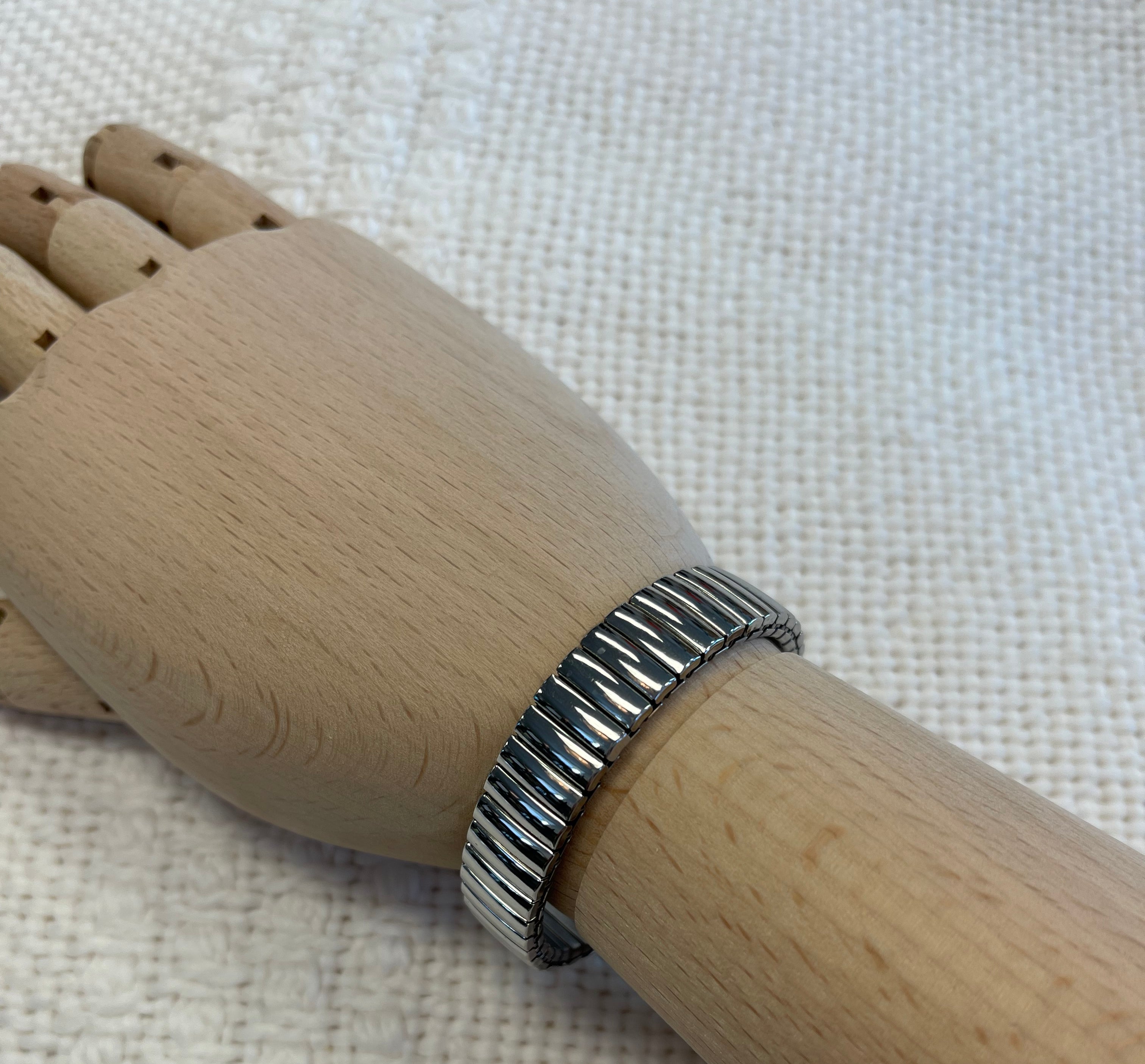 Chain Stretch Bracelet-Bracelets-Fame-The Silo Boutique, Women's Fashion Boutique Located in Warren and Grand Forks North Dakota