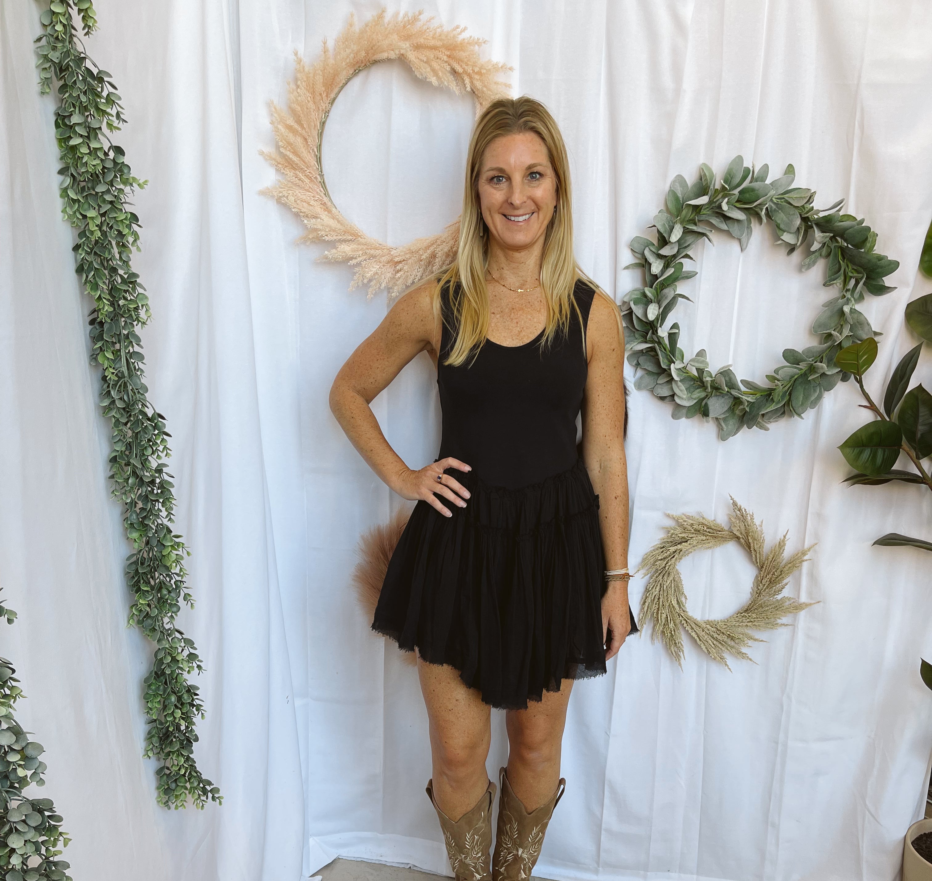 Elan Izzy Black Dress-Dresses-elan-The Silo Boutique, Women's Fashion Boutique Located in Warren and Grand Forks North Dakota