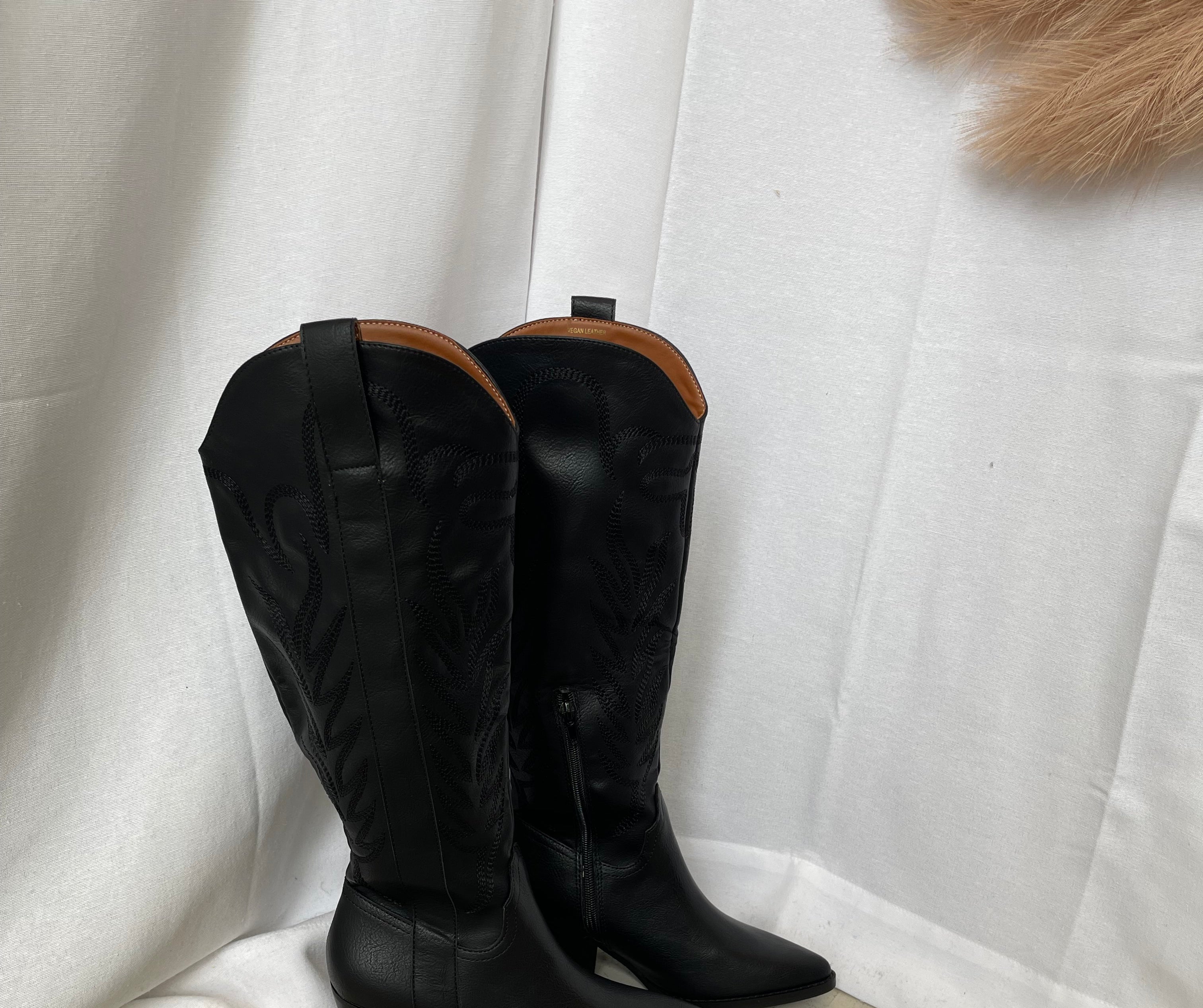 Oasis Society Samara Black Boot-Boots-oasis society-The Silo Boutique, Women's Fashion Boutique Located in Warren and Grand Forks North Dakota
