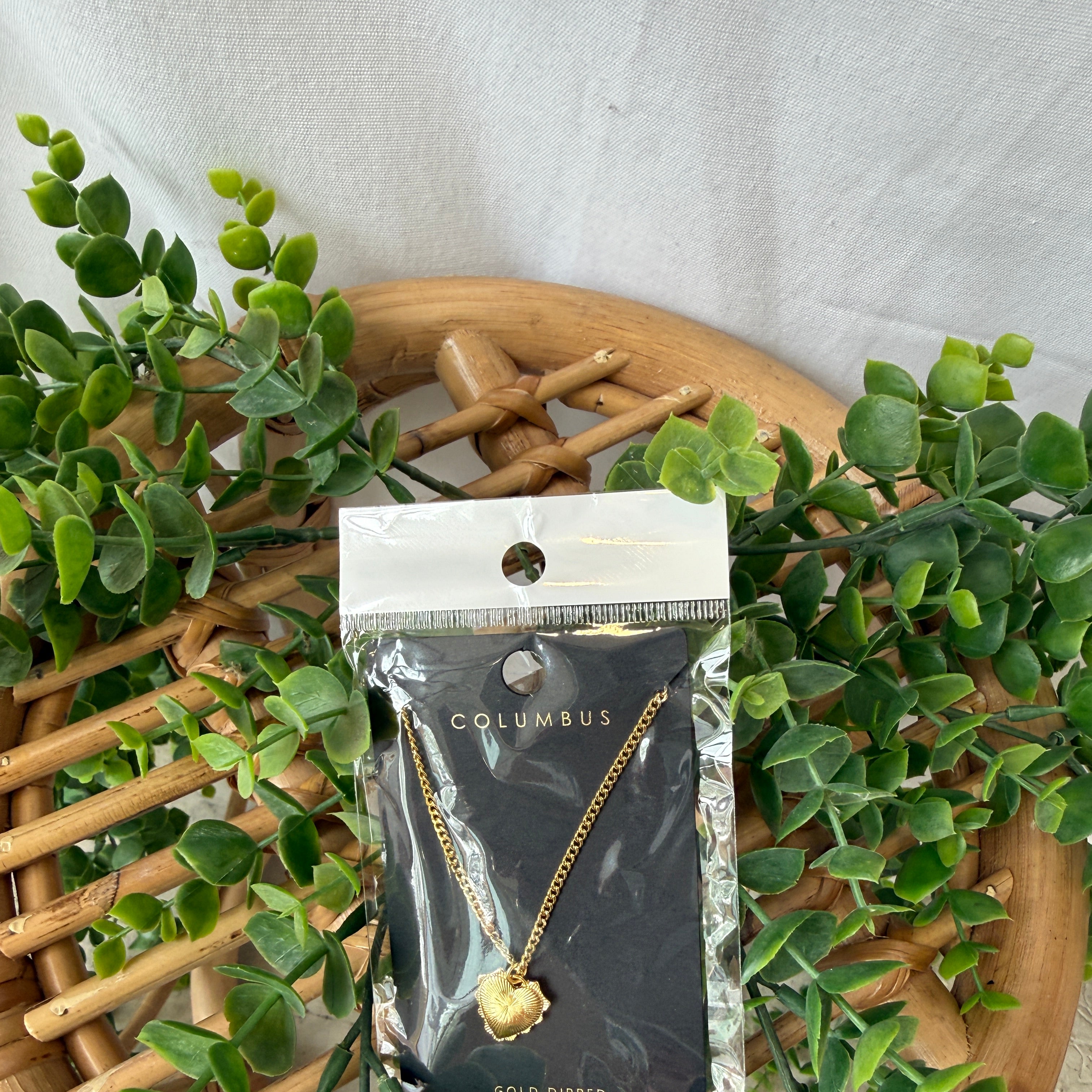 Kenzie Gold Heart Necklace-Necklaces-fame-The Silo Boutique, Women's Fashion Boutique Located in Warren and Grand Forks North Dakota