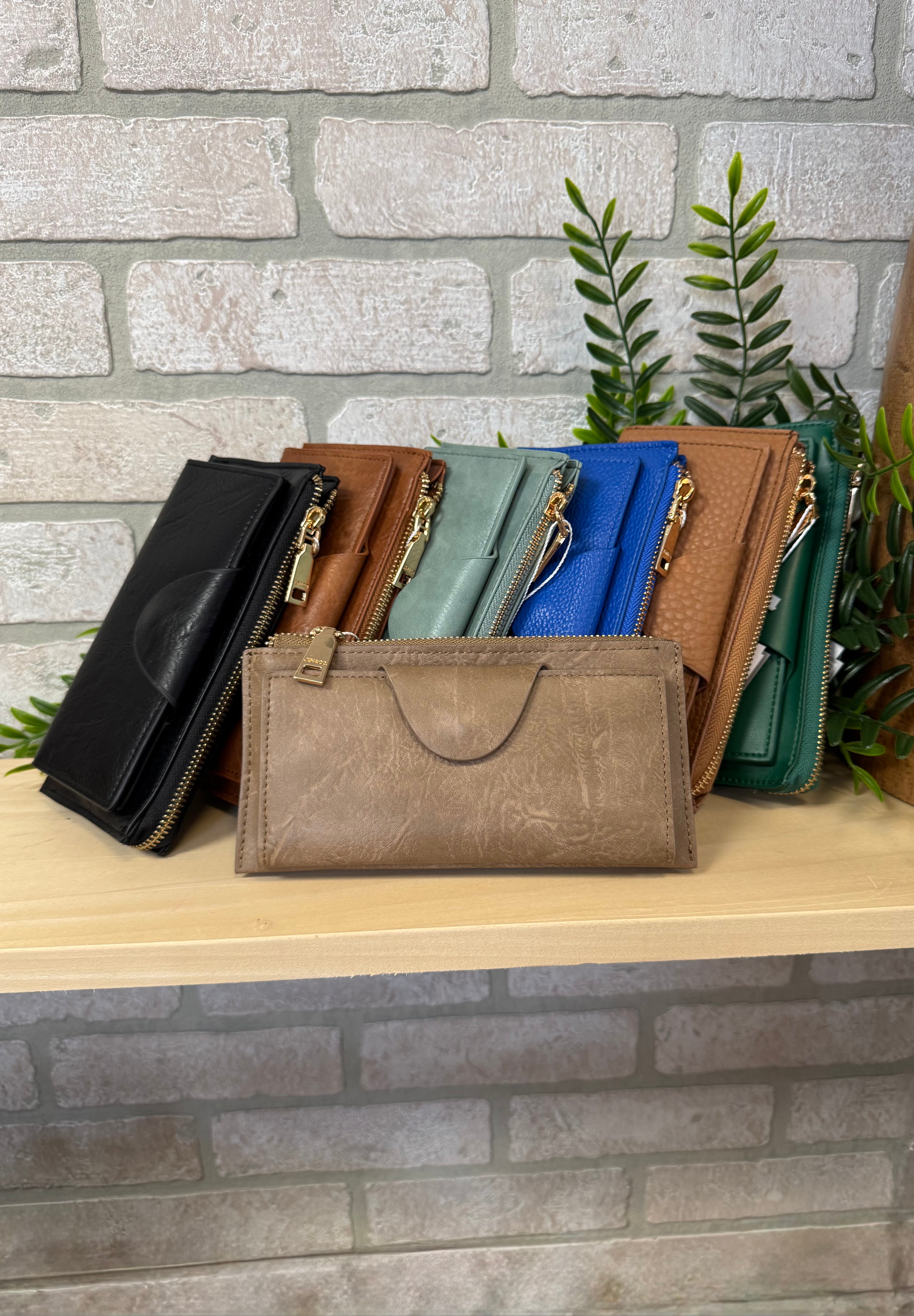 Kyla RFID Wallet w/ Snap Closure-Wallets-Jen and Co-The Silo Boutique, Women's Fashion Boutique Located in Warren and Grand Forks North Dakota