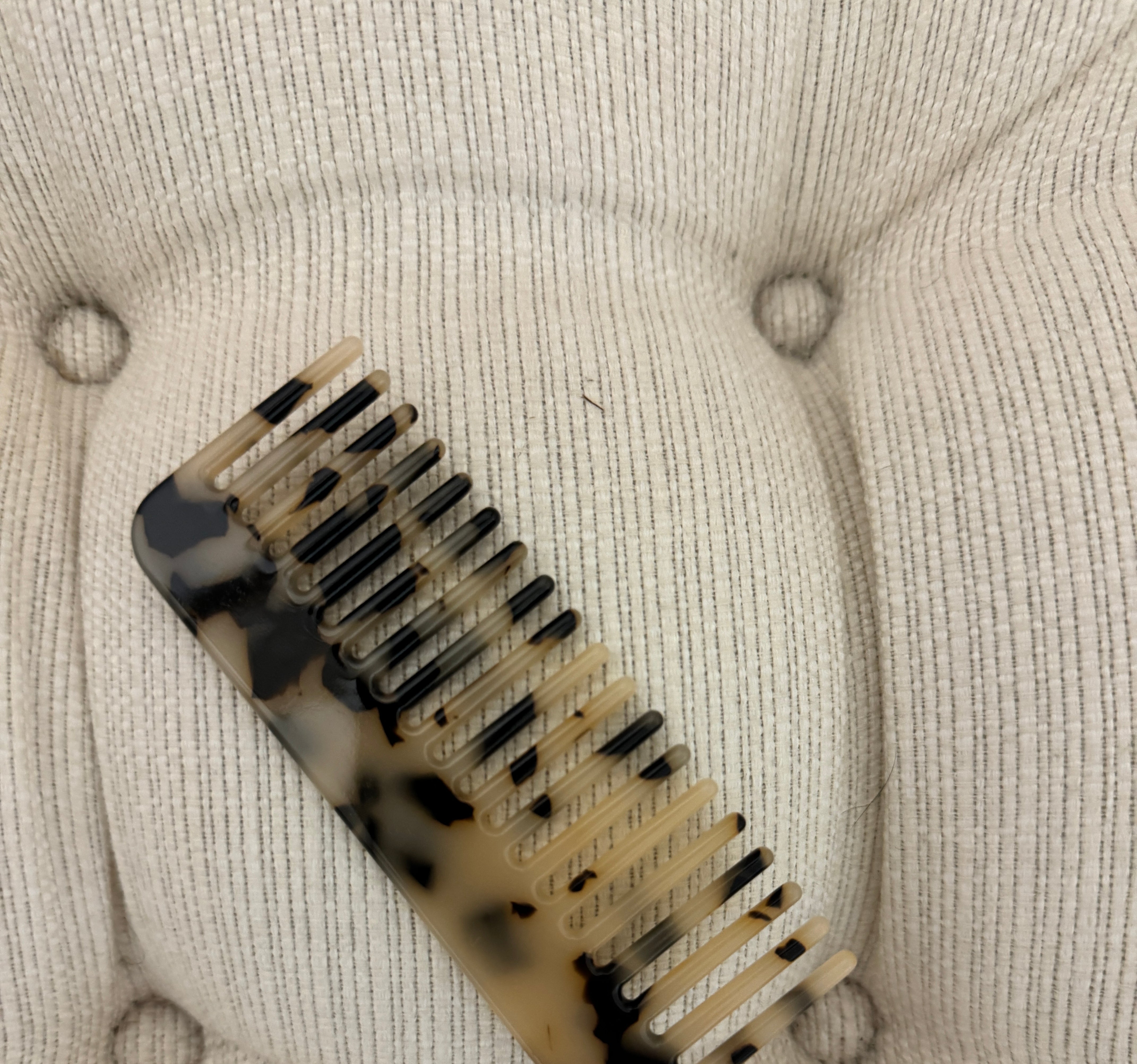 Hair Detangling Comb-Hair Accessories-faire-The Silo Boutique, Women's Fashion Boutique Located in Warren and Grand Forks North Dakota