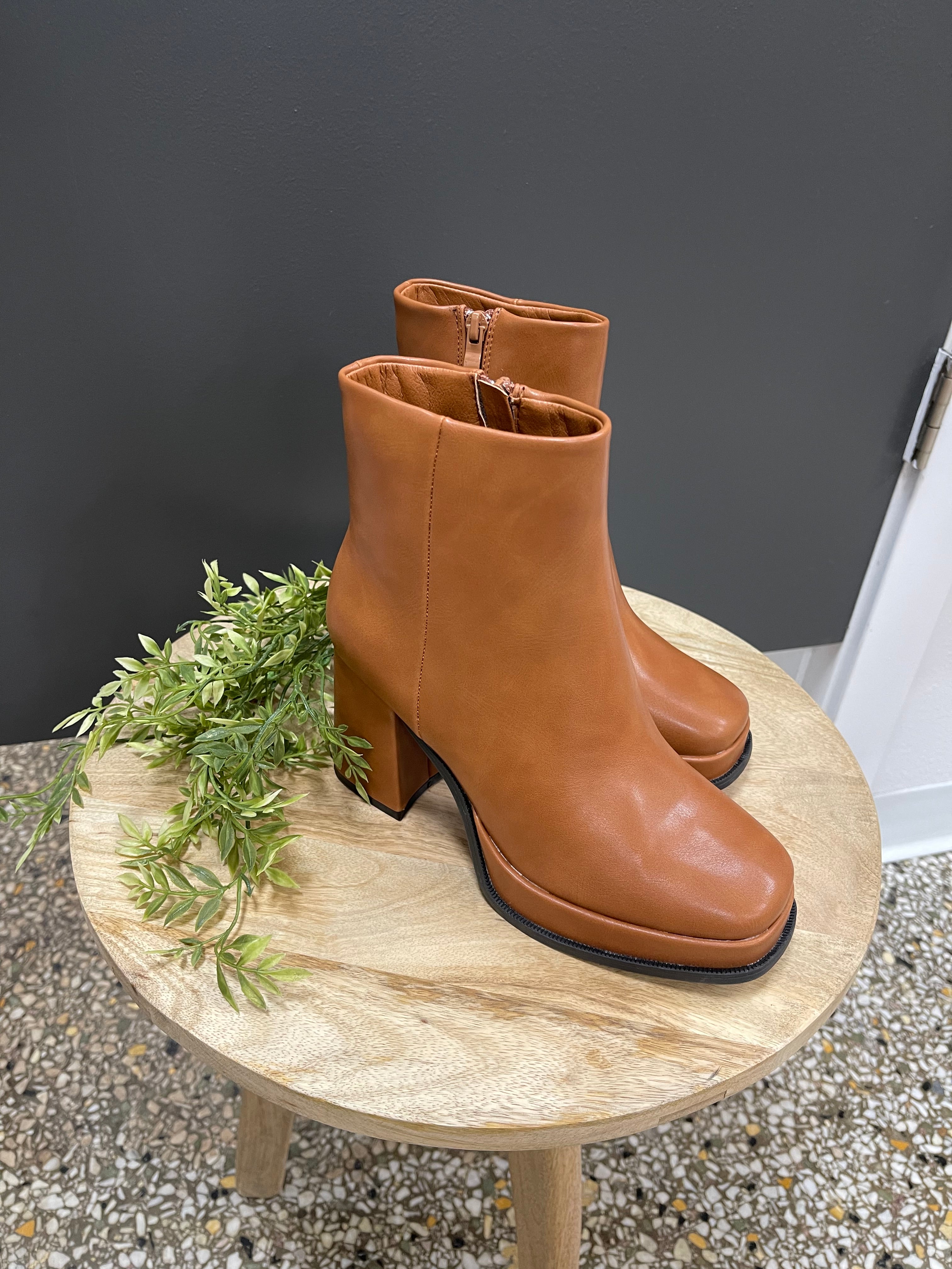 Tan Drake Lug Boot-Boots-Forever Link-The Silo Boutique, Women's Fashion Boutique Located in Warren and Grand Forks North Dakota
