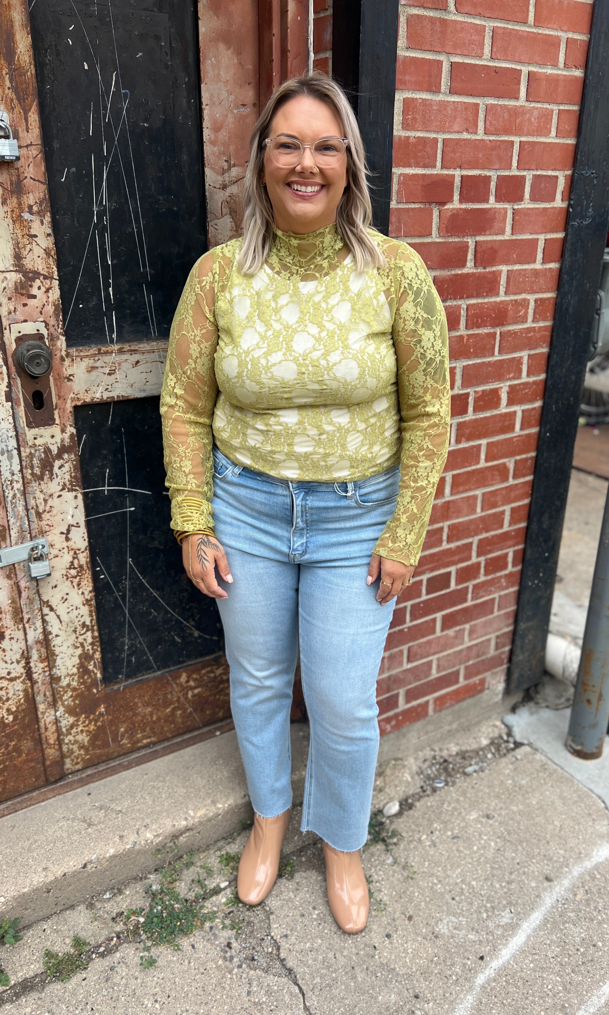 Kiwi Lace Top-top-jade-The Silo Boutique, Women's Fashion Boutique Located in Warren and Grand Forks North Dakota