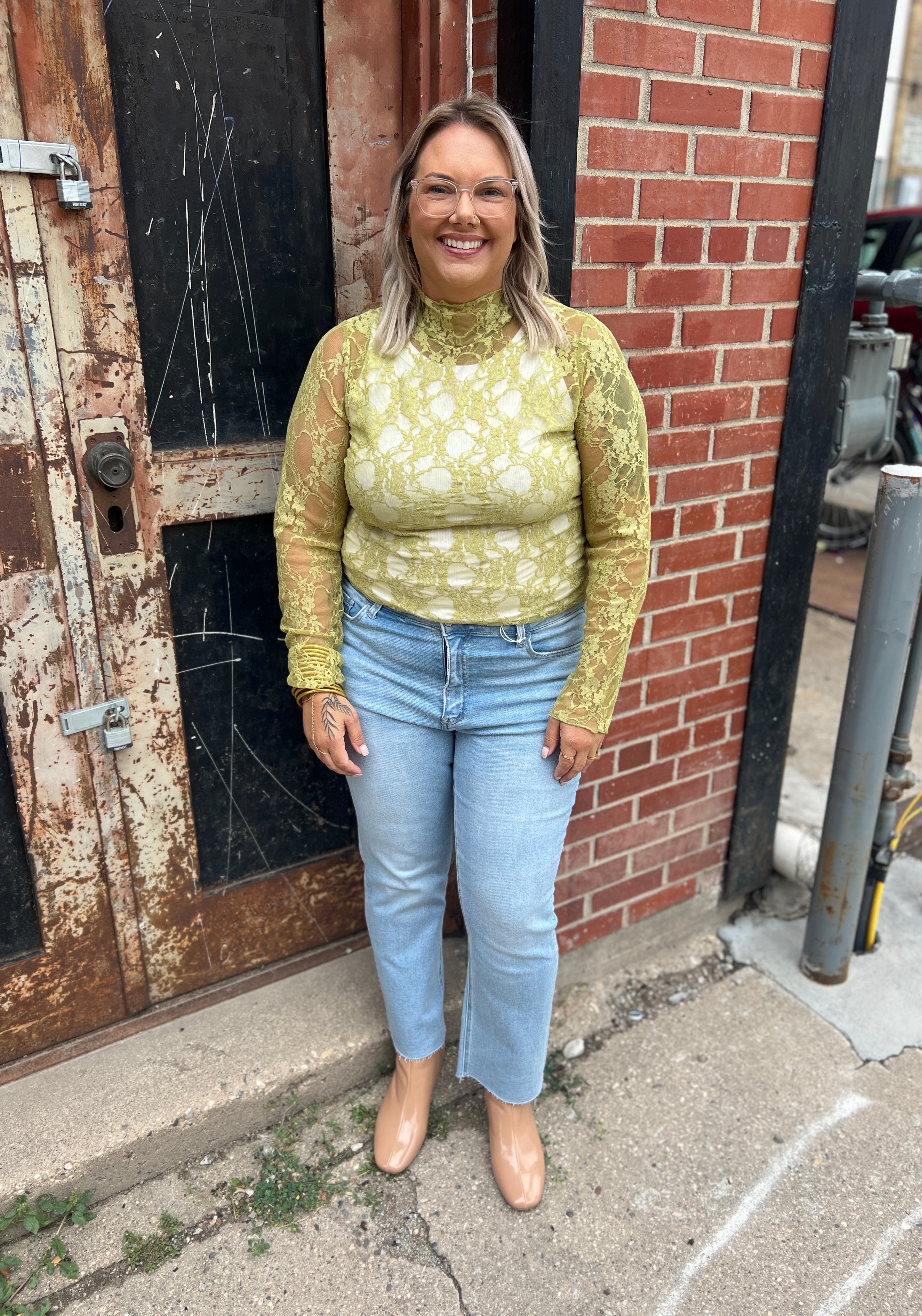 Kiwi Lace Top-top-jade-The Silo Boutique, Women's Fashion Boutique Located in Warren and Grand Forks North Dakota