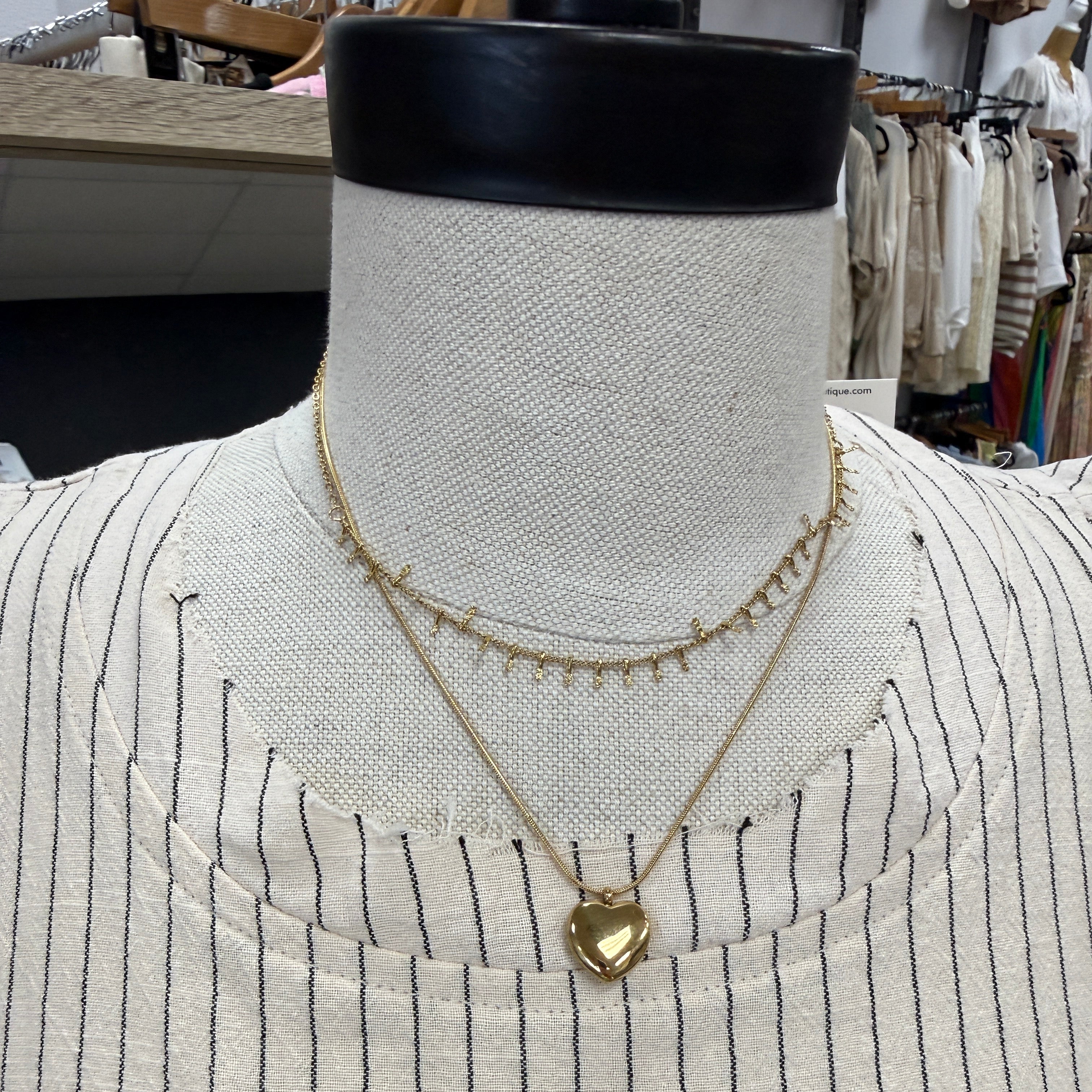 Joss Heart Necklace-Gold-Necklaces-joss-The Silo Boutique, Women's Fashion Boutique Located in Warren and Grand Forks North Dakota