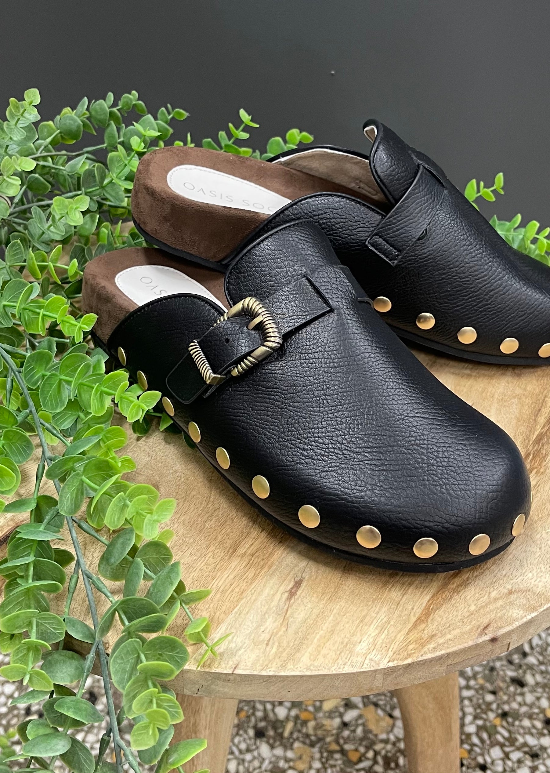 Oasis Society Toni Black Clog-Clogs-oasis society-The Silo Boutique, Women's Fashion Boutique Located in Warren and Grand Forks North Dakota