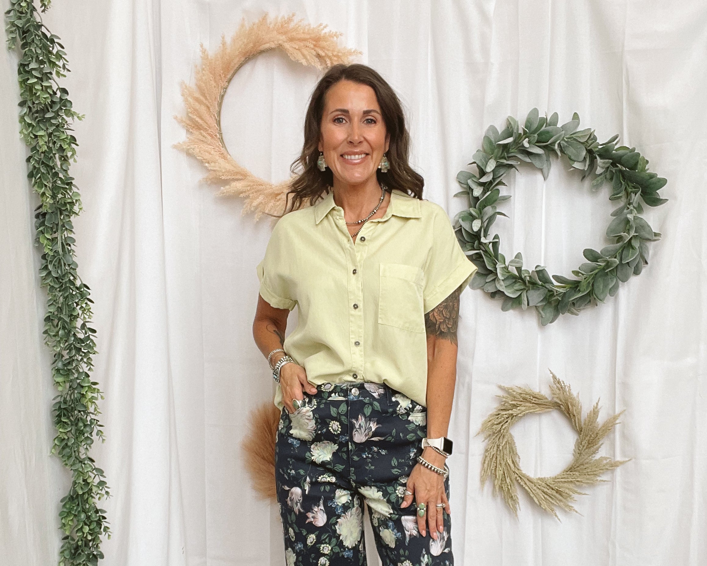 Bobbi Navy Floral Pants-Pants-entro-The Silo Boutique, Women's Fashion Boutique Located in Warren and Grand Forks North Dakota