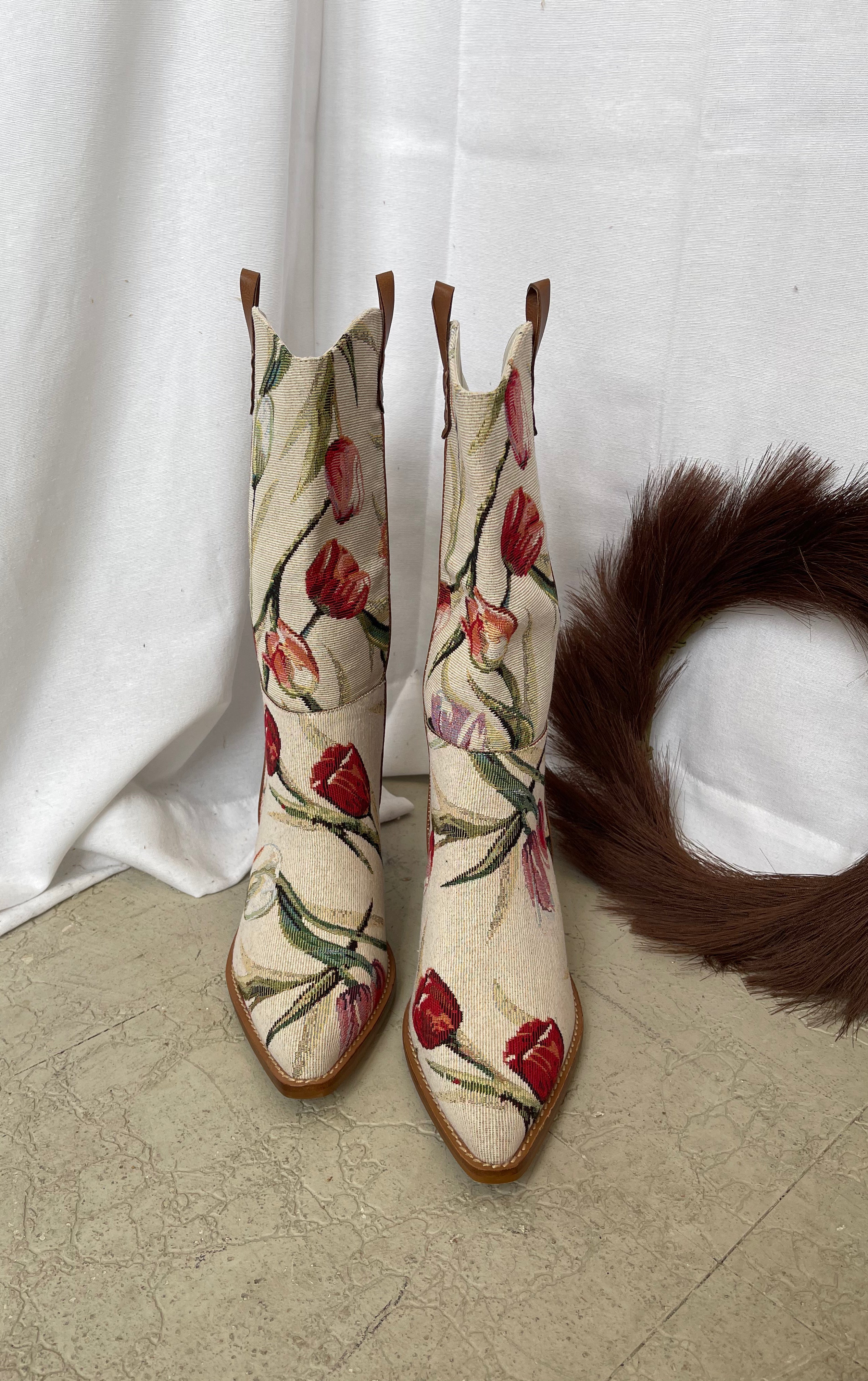 Oasis Society Tesha Tulip Boot-Boots-oasis society-The Silo Boutique, Women's Fashion Boutique Located in Warren and Grand Forks North Dakota