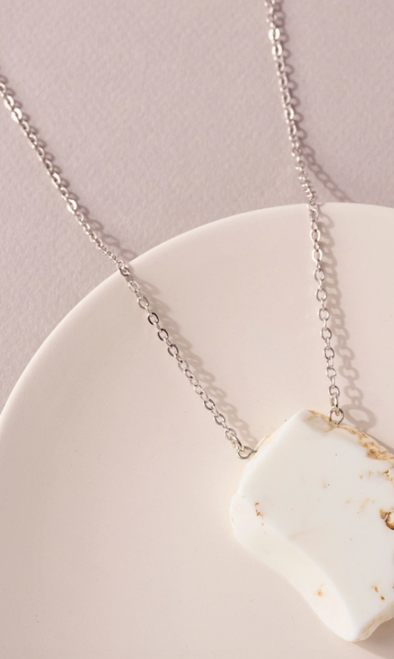 Ave White Stone Necklace-Necklaces-Avenue Zoe-The Silo Boutique, Women's Fashion Boutique Located in Warren and Grand Forks North Dakota