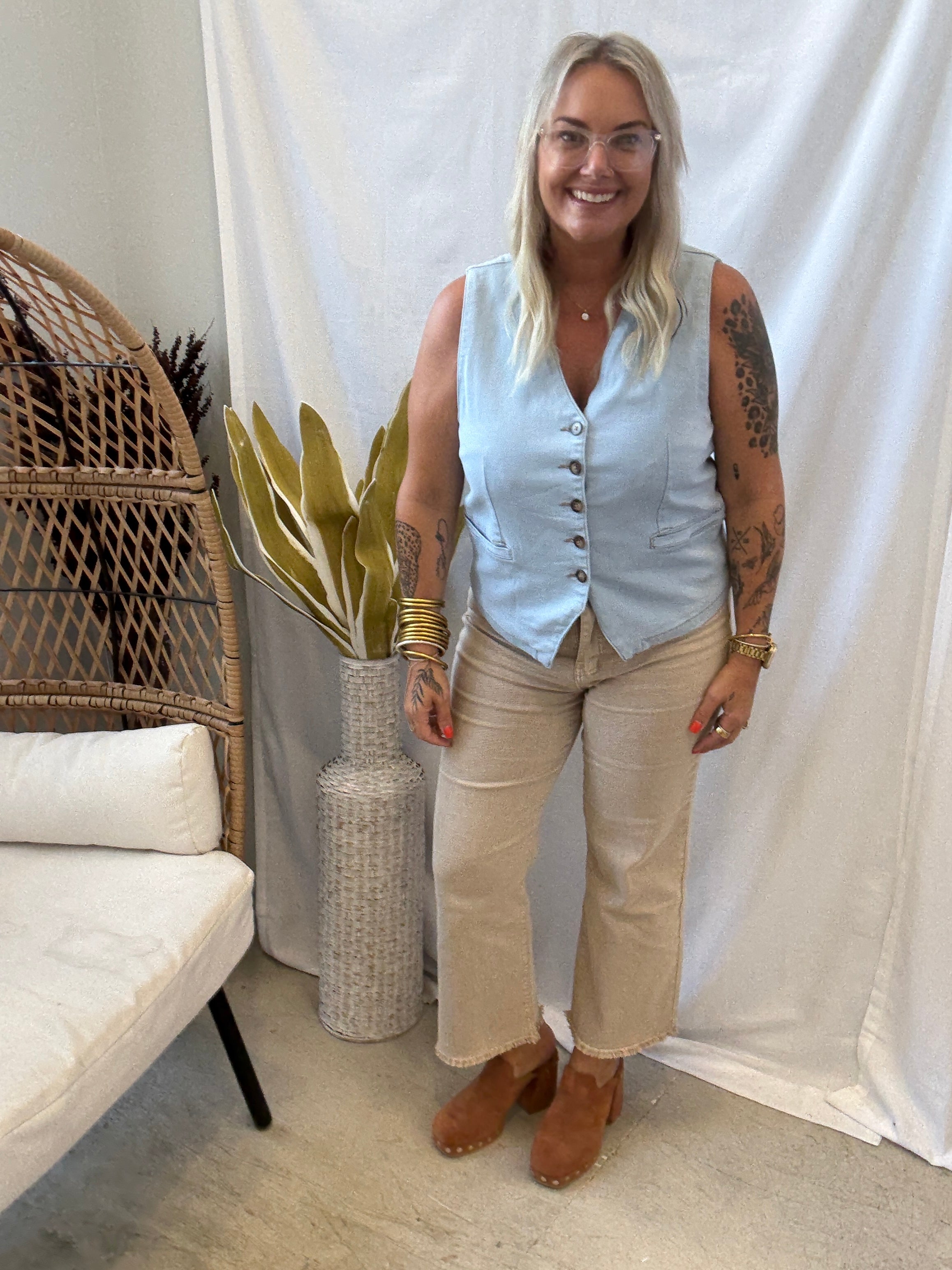 Zoe Tan Washed Jeans-Final Sale-Jeans-Zenana-The Silo Boutique, Women's Fashion Boutique Located in Warren and Grand Forks North Dakota