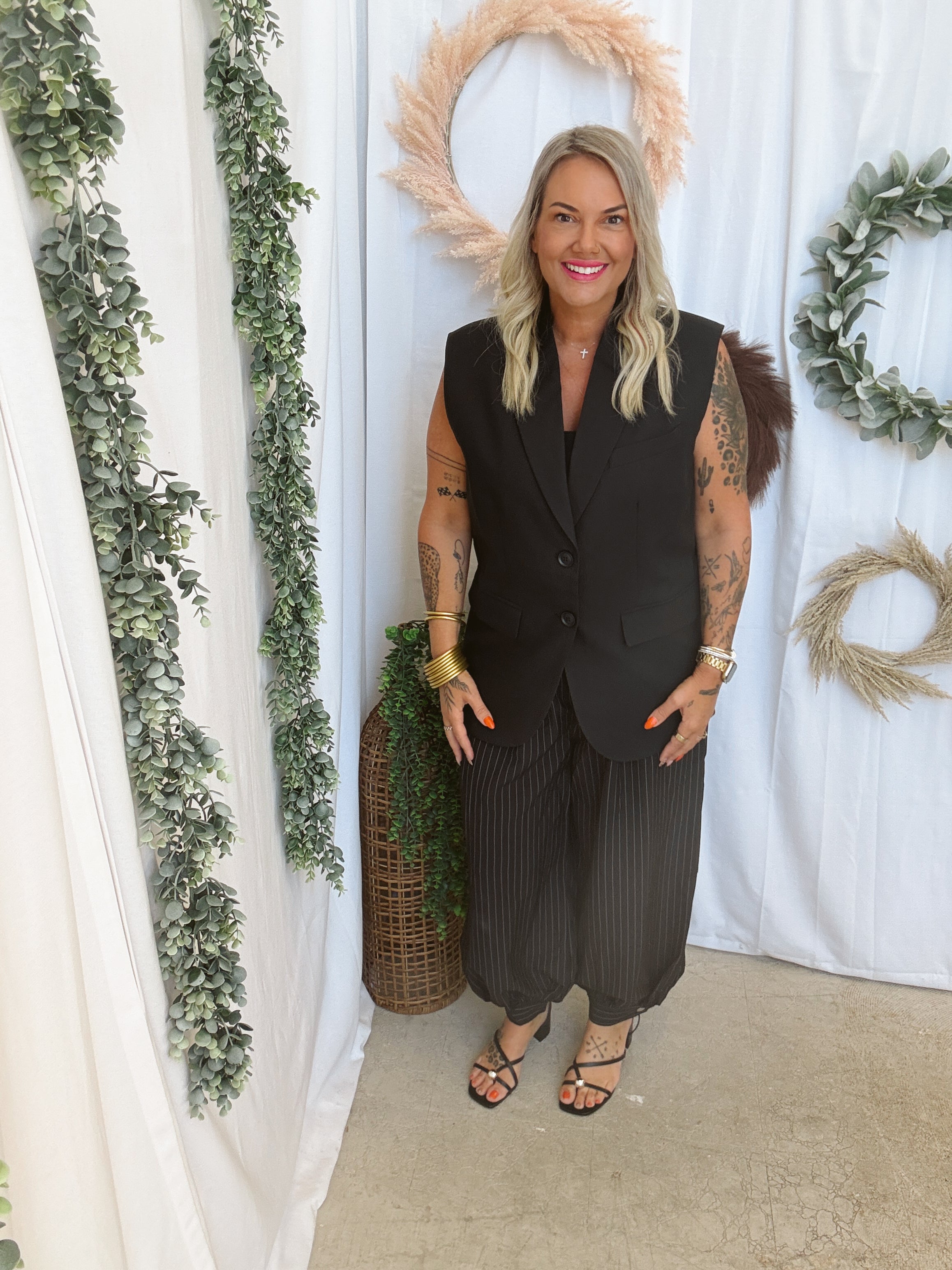Mimi Oversized Vest-Black-Vests-mimosa-The Silo Boutique, Women's Fashion Boutique Located in Warren and Grand Forks North Dakota