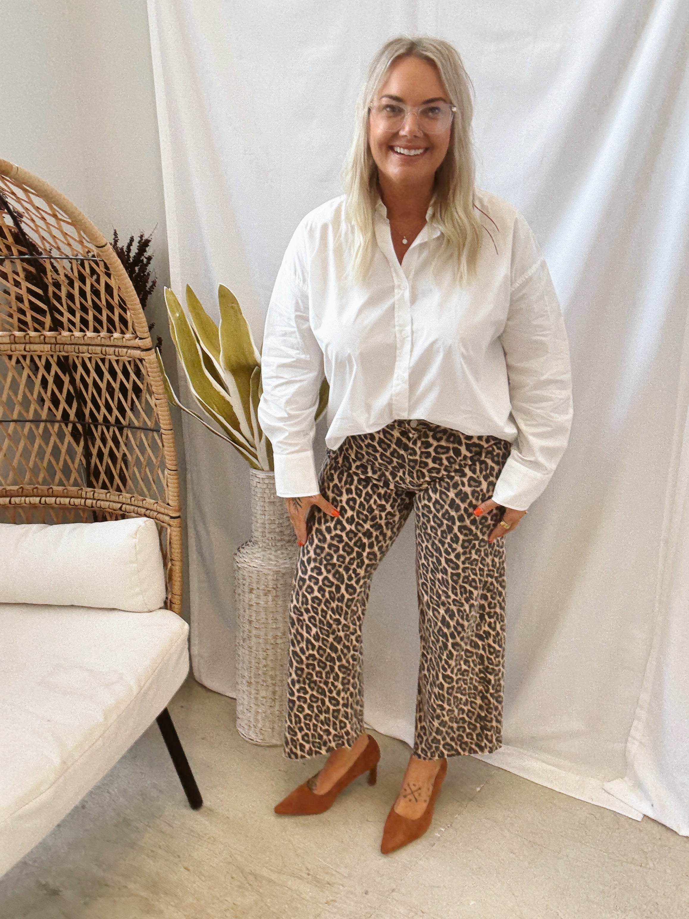 White Poplin Button Down Top-Long Sleeve Tops-hem and thread-The Silo Boutique, Women's Fashion Boutique Located in Warren and Grand Forks North Dakota