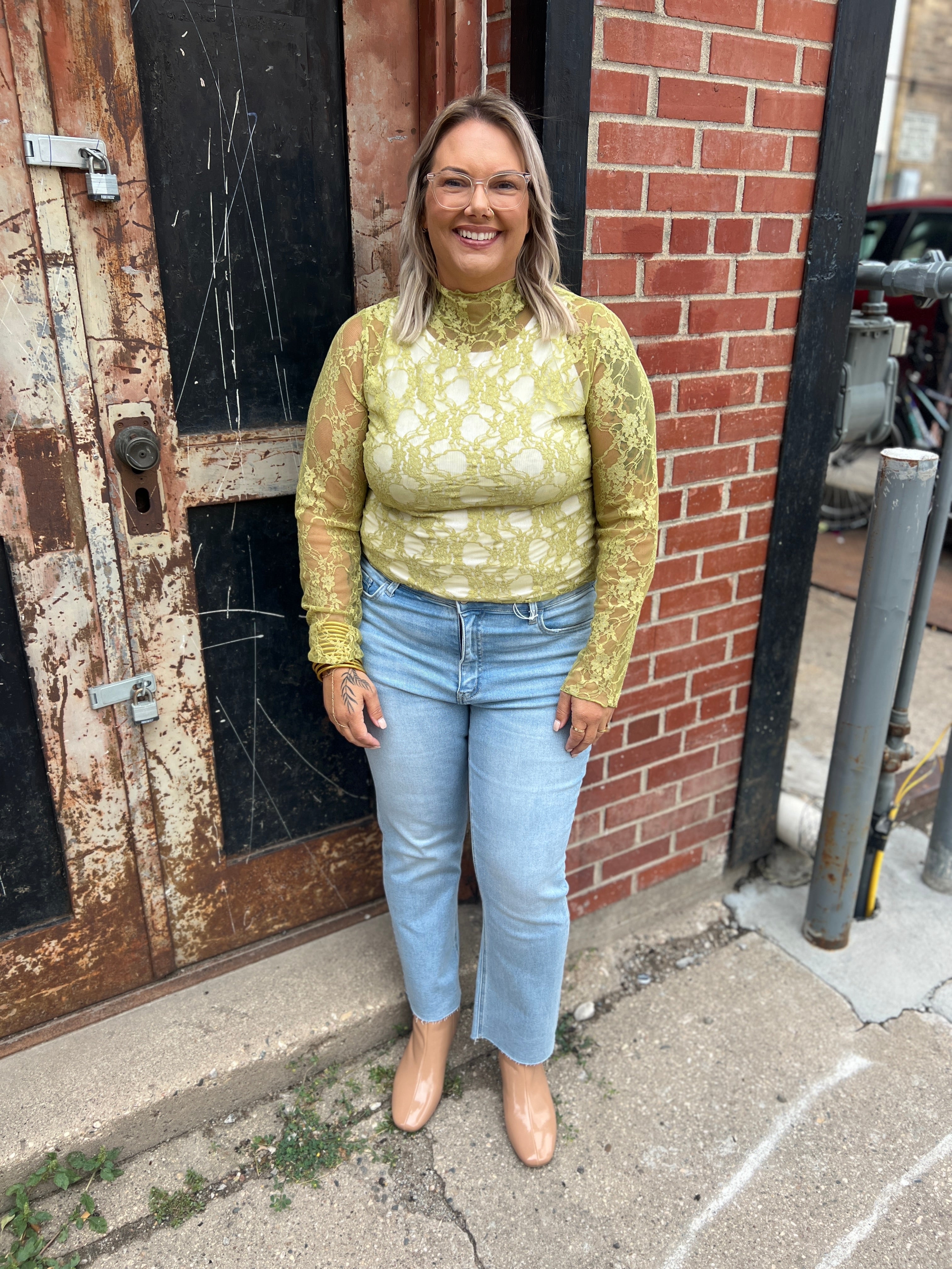 Kiwi Lace Top-Final Sale-top-jade-The Silo Boutique, Women's Fashion Boutique Located in Warren and Grand Forks North Dakota