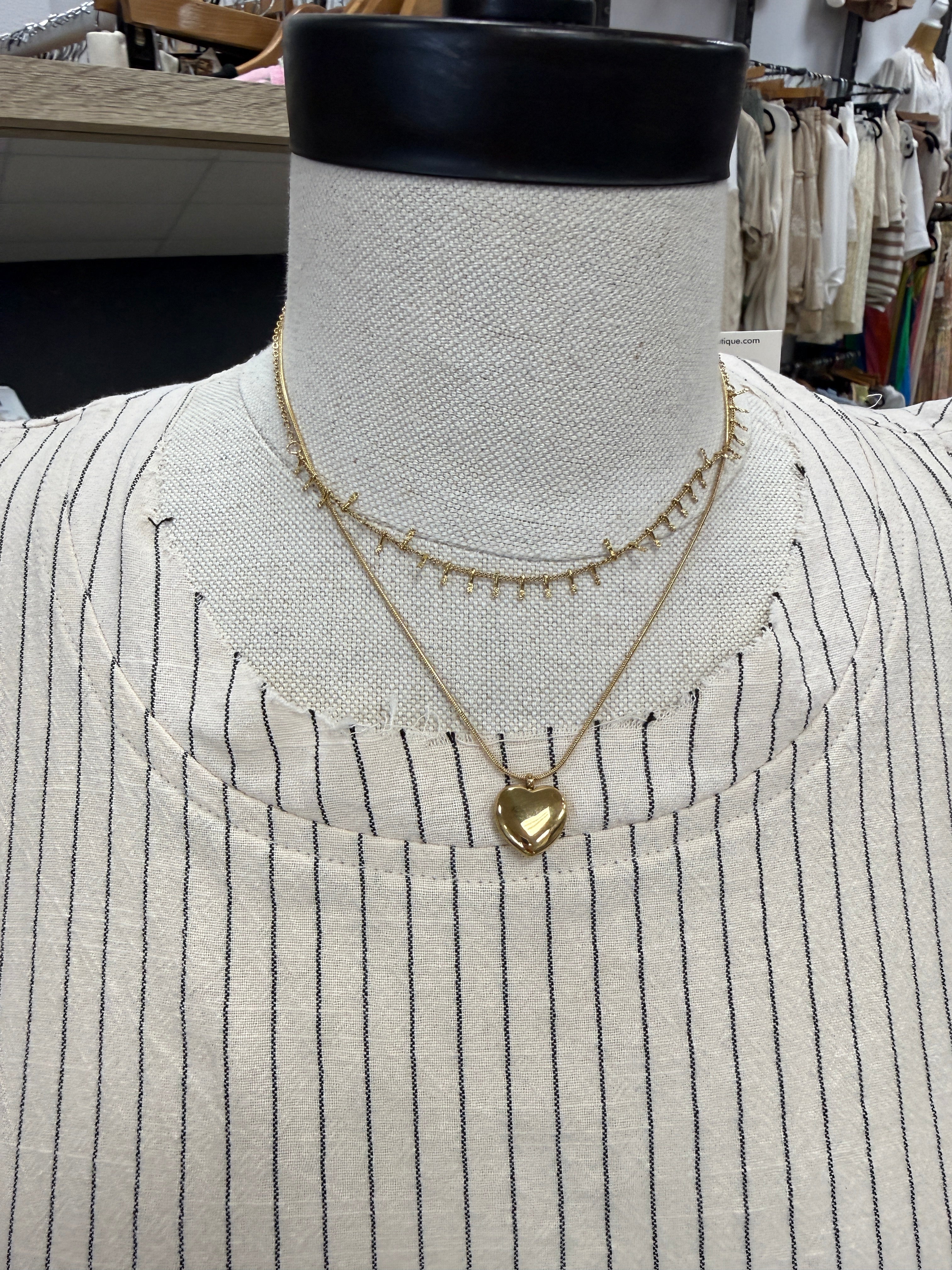 Joss Heart Necklace-Gold-Necklaces-joss-The Silo Boutique, Women's Fashion Boutique Located in Warren and Grand Forks North Dakota