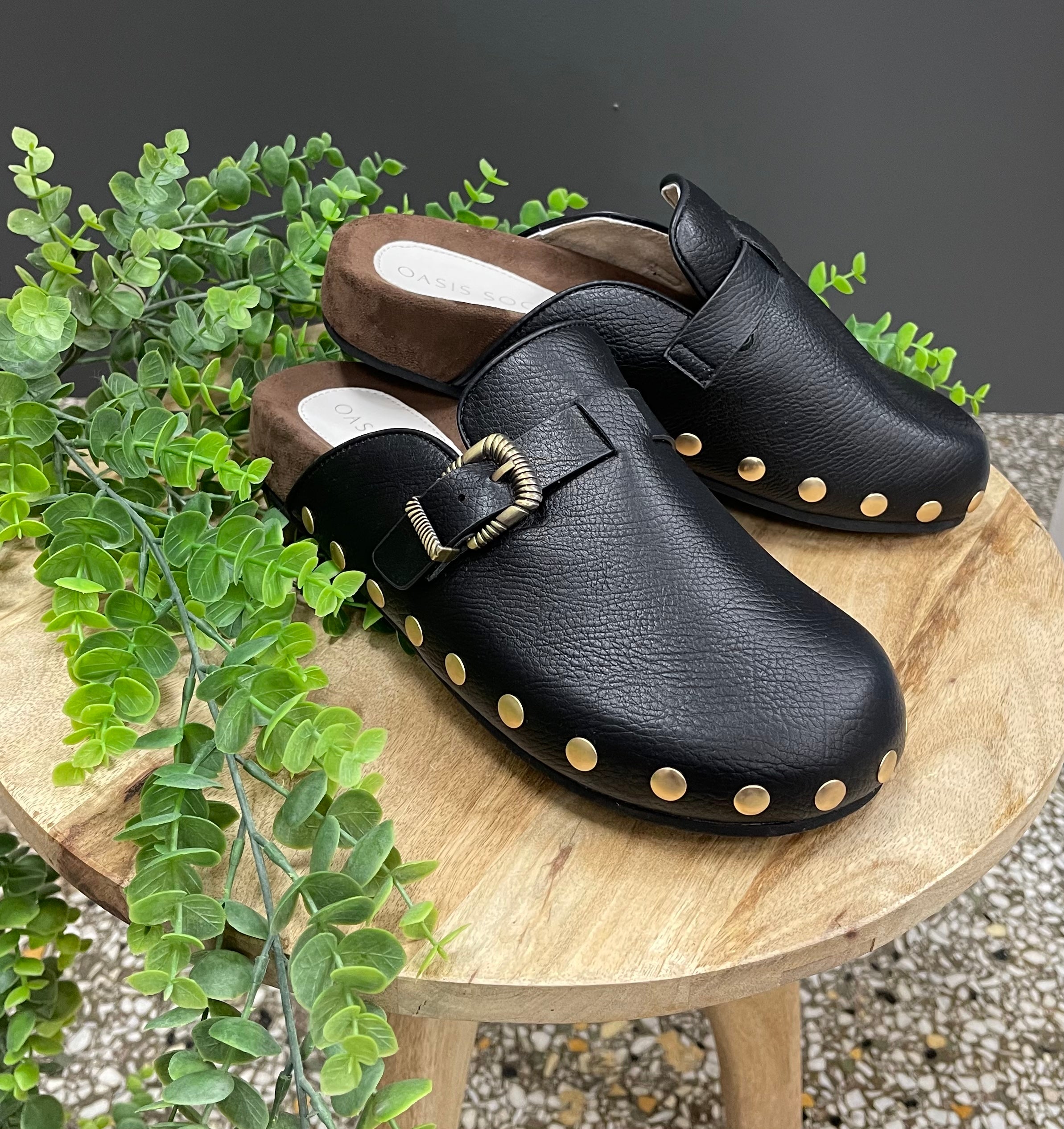 Oasis Society Toni Black Clog-Clogs-oasis society-The Silo Boutique, Women's Fashion Boutique Located in Warren and Grand Forks North Dakota